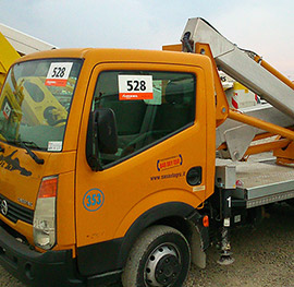 MULTITEL MX 200 na samochodzie Nissan